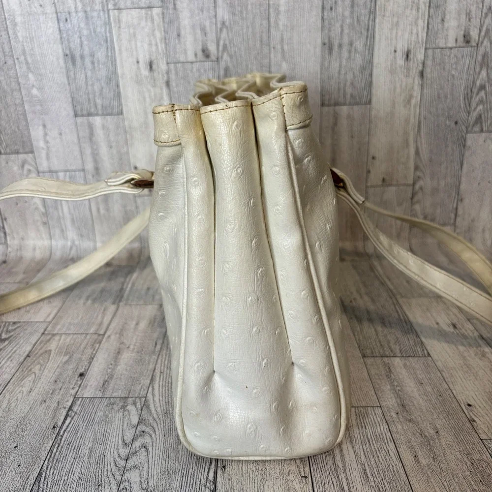Bueno Vintage 70s Cream Faux Ostrich Leather Embossed Tote Handbag Satchel Purse